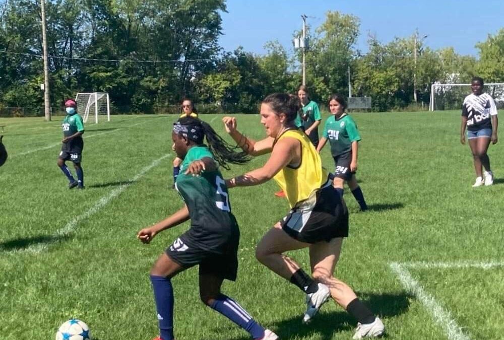 Favoriser l&rsquo;accès au sport chez les jeunes de milieux défavorisés et outiller les parents bénévoles